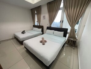 4 bedrooms, iron/ironing board, WiFi, bed sheets