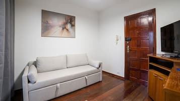 Basic Apartment | Living area