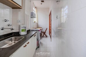 Basic Apartment | Private kitchen