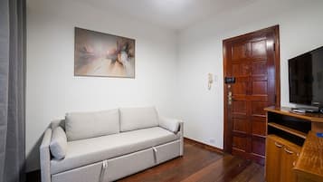 Basic Apartment | Living area