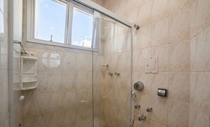 Basic Apartment | Bathroom