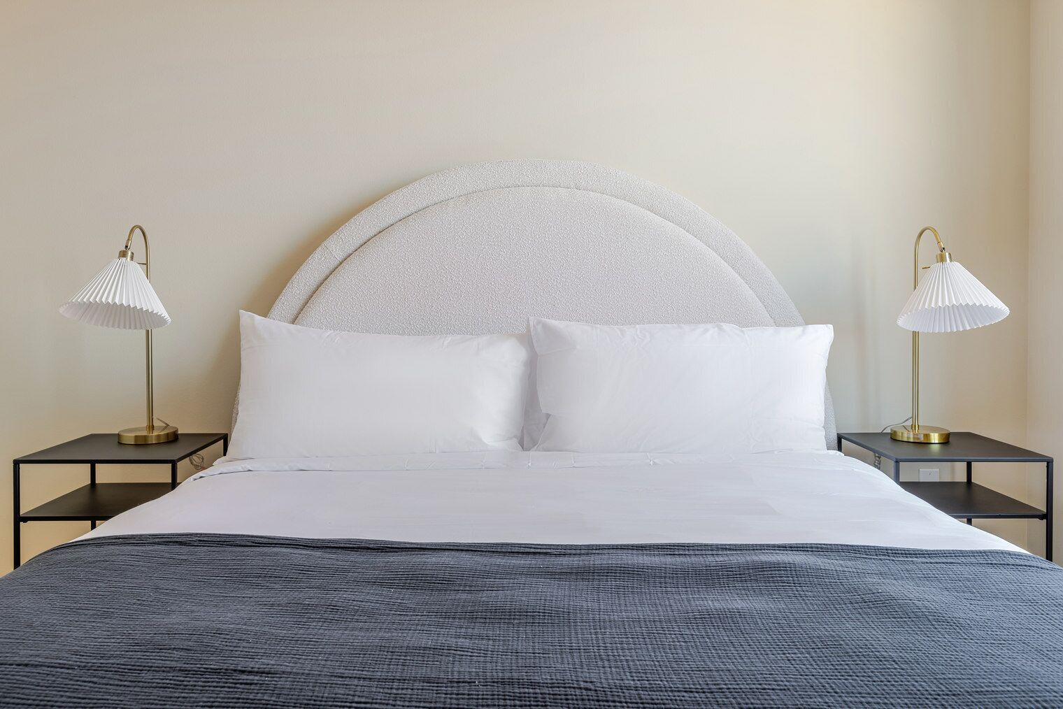 2 多间卧室、熨斗/熨衣板、WiFi、床单