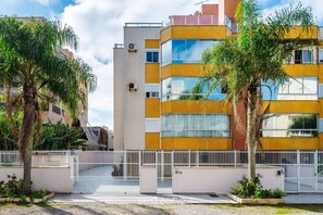Exterior - Apt w/ Balcony 250m Mariscal Beach Cra304 (Bombinhas)