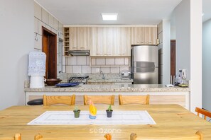 Dining - Apt w/ Balcony 250m Mariscal Beach Cra304 (Bombinhas)