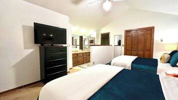 3 bedrooms, iron/ironing board, internet, bed sheets