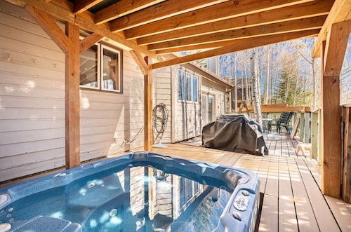 Enchanting 3-bedroom cottage in Frisco