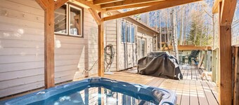 Enchanting 3-bedroom cottage in Frisco