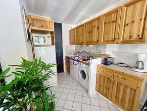 Refrigerador, microondas, lavavajillas y tostadora 