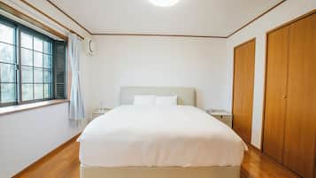 3 habitaciones, escritorio, tabla de planchar con plancha y wifi gratis