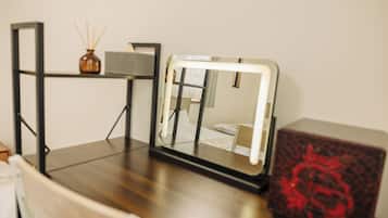 5 bedrooms, desk, iron/ironing board, free WiFi