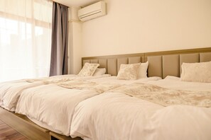 5 bedrooms, desk, iron/ironing board, free WiFi