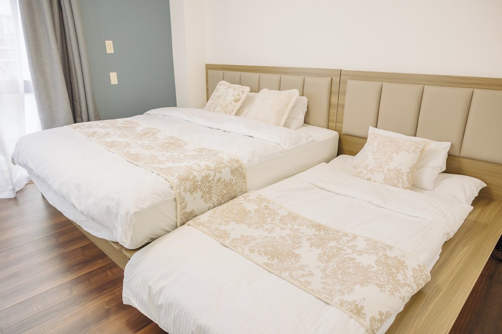 5 bedrooms, desk, iron/ironing board, free WiFi