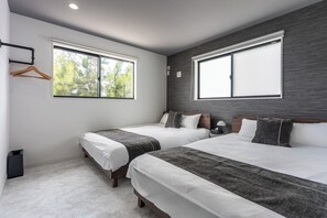 3 bedrooms, iron/ironing board, free WiFi, bed sheets