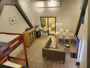 2 bedrooms, desk, free WiFi, bed sheets