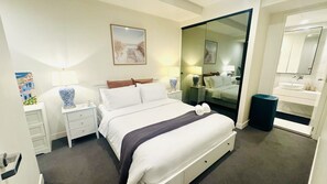 2 chambres, fer et planche à repasser, Wi-Fi, draps fournis