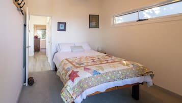 2 habitaciones, tabla de planchar con plancha, wifi y ropa de cama