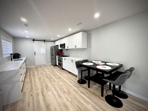 Bright & Modern Cottage Near Port Rowan, Long Point, & Turkey Point