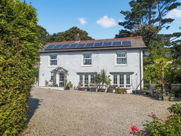Exterior - 3 bedroom accommodation in Truro (Truro)