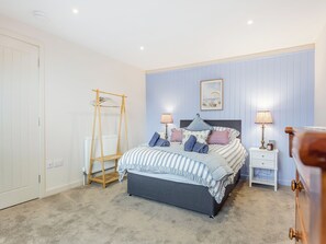 4 bedrooms, free WiFi