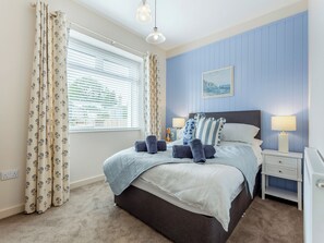 Unclassified image, 3 of 25, button