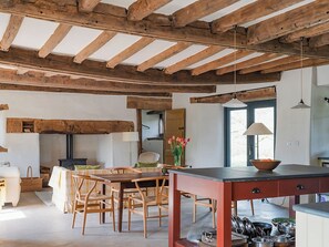 Unclassified image, 3 of 19, button