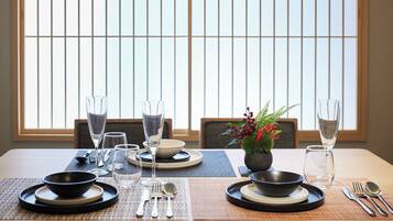 Superior Suite 1 Bedroom with 4 Beds | Front of property