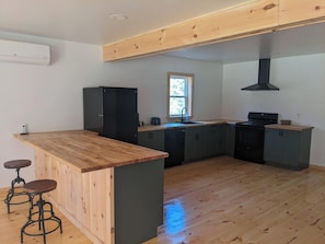 Oven, stovetop, dishwasher
