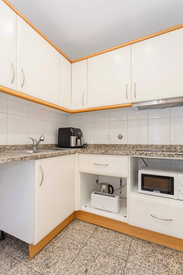 Fridge, microwave, stovetop, toaster