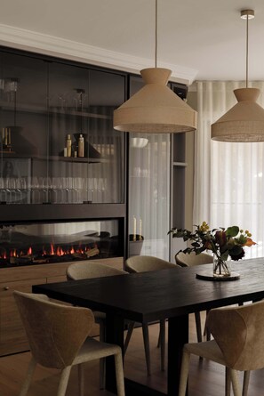 Unclassified image, 5 of 40, button