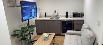Remodeled Private 2BR with Driveway Parking & Pet Friendly