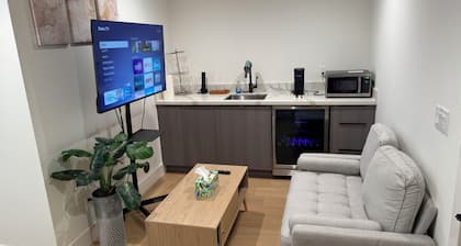 Remodeled Private 2BR with Driveway Parking & Pet Friendly