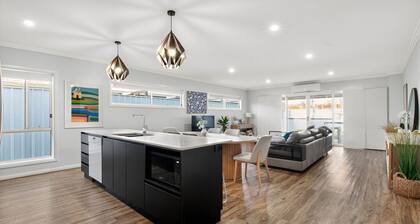 Forsyth Retreat - Modern Townhouse