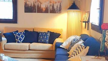 Télévision, cheminée