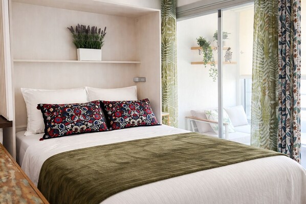 Desk, iron/ironing board, free WiFi, bed sheets