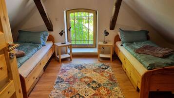 2 bedrooms, WiFi, bed sheets