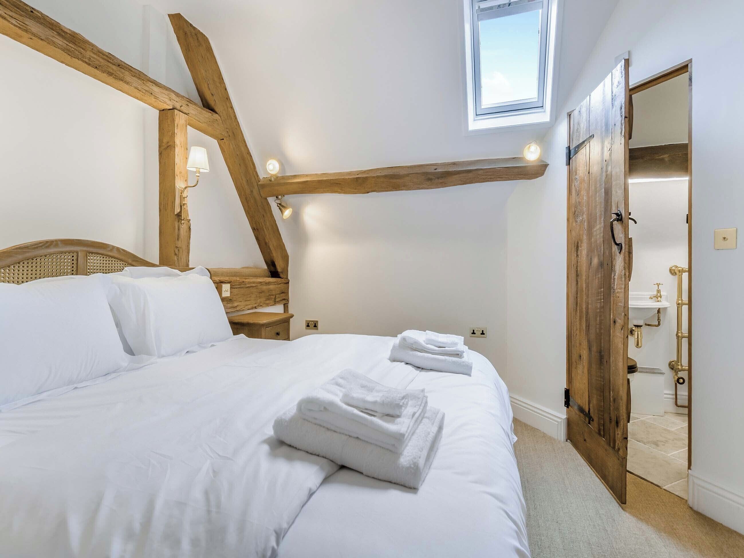 4 bedrooms, free WiFi