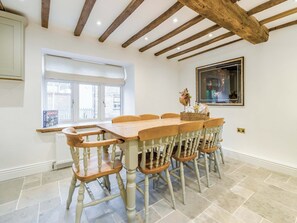 Dining - 4 bedroom accommodation in Peterchurch, near Hereford (Peterchurch, near Hereford)