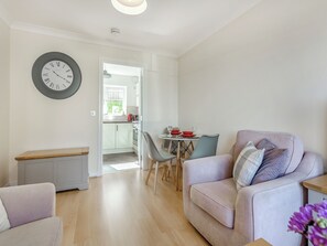 Unclassified image, 3 of 16, button