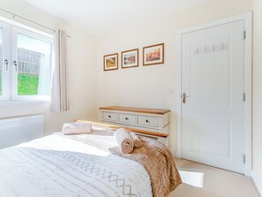 Unclassified image, 2 of 16, button