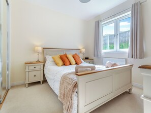 Unclassified image, 5 of 16, button