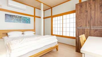 2 bedrooms, desk, iron/ironing board, WiFi