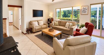 Chalwell Lodge – your luxurious rural retreat nestled in the heart of Carlotta.