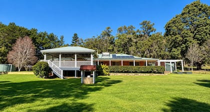 Chalwell Lodge – your luxurious rural retreat nestled in the heart of Carlotta.