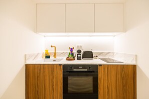 فرن، موقد طهي مسطح، ماكينة لصنع القهوة/الشاي، مستلزمات طهي/أطباق/أوعية