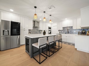 Microwave, dishwasher, coffee/tea maker, toaster