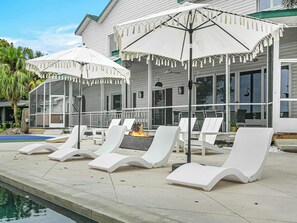 Terrace/patio - Luxe Lakefront w/ Pool, Pickleball, & Private Dock (Sebring)