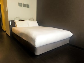 Meja kerja, setrika/meja setrika, dan Wi-Fi gratis