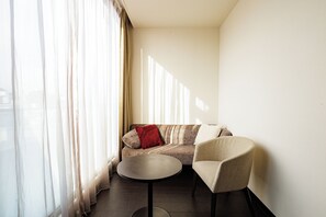 Desk, free WiFi - HOTEL AMANEK Osaka Namba (Osaka)