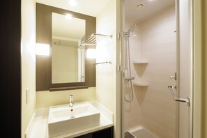 Hair dryer, slippers, towels, shampoo - HOTEL AMANEK Osaka Namba (Osaka)