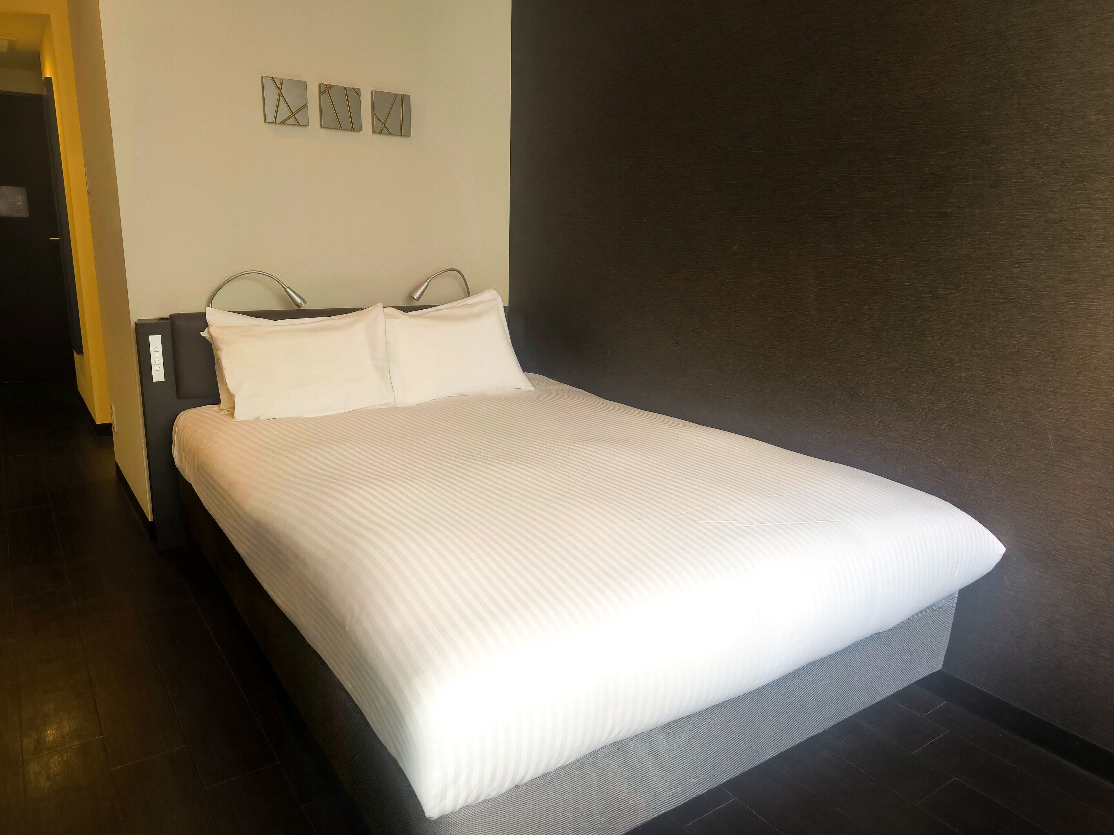 Standaard tweepersoonskamer | Een bureau, een strijkplank/strijkijzer, gratis wifi